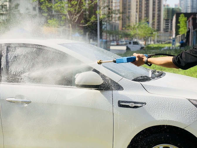 净睿自助洗车机教您汽车的雨刮器怎么更换自助洗车机品牌新闻